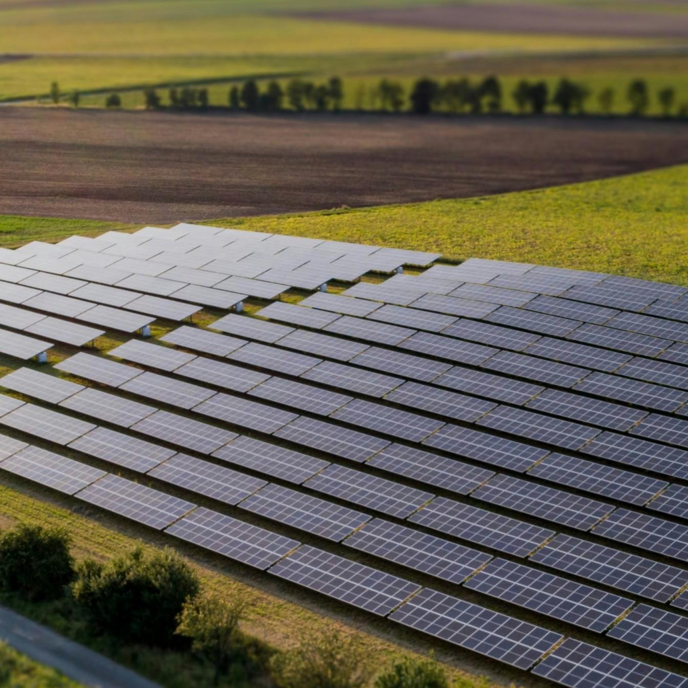 ปรับระบบสุริยะให้เหมาะสมด้วยกล่อง PV Array Combiner