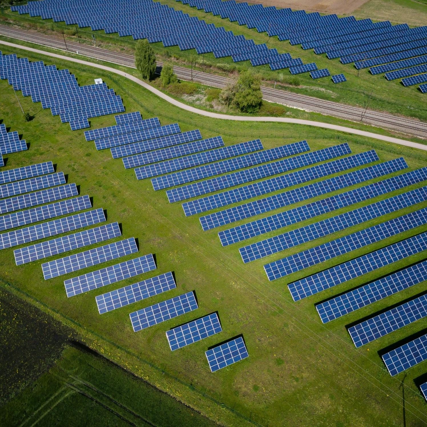 เปรียบเทียบผู้ผลิต MLPE: ทำไมโฟนริชโดดเด่นในโครงการแสงอาทิตย์ไทย